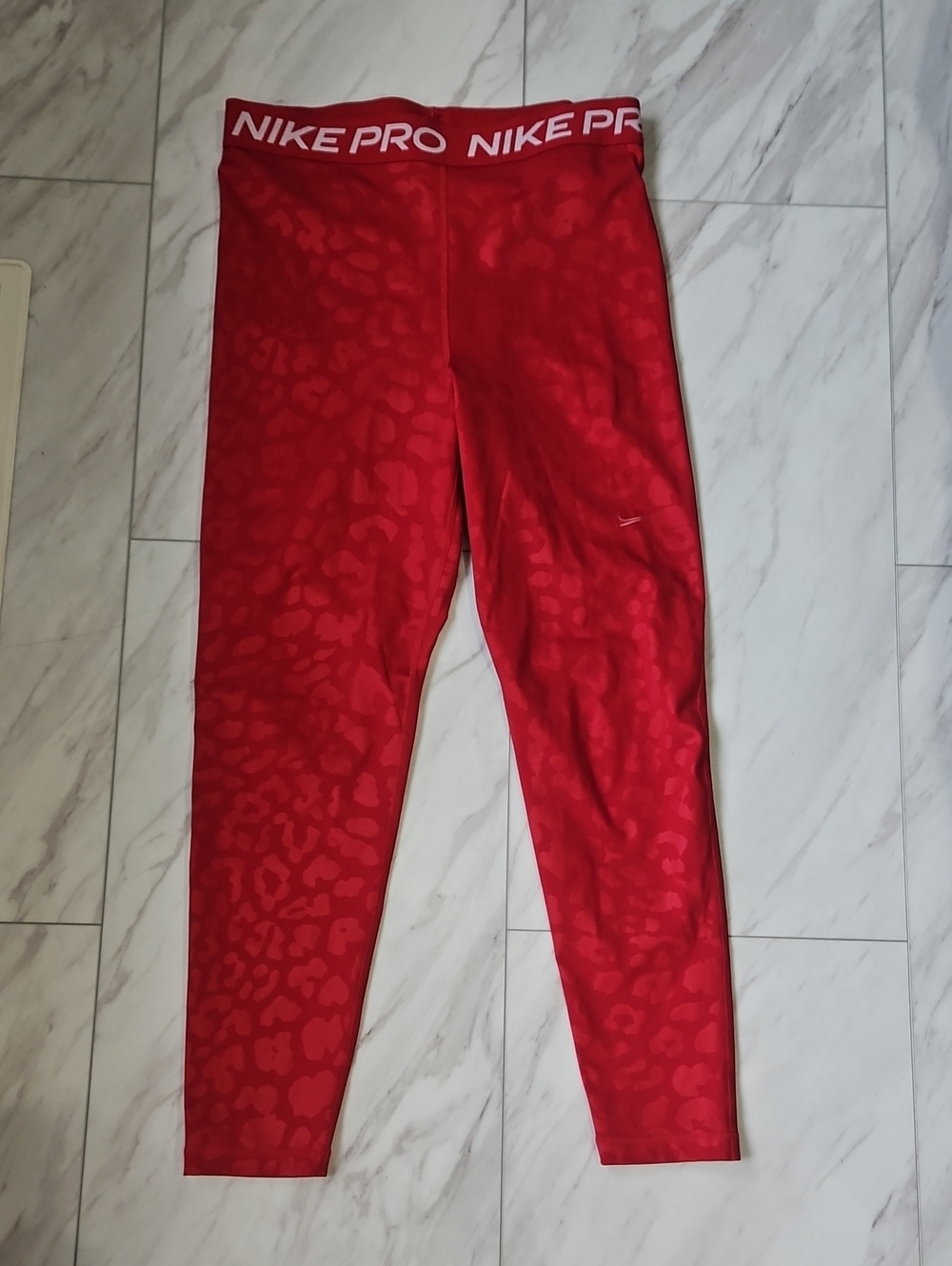 Nike Red Leopard Jacquard Leggings